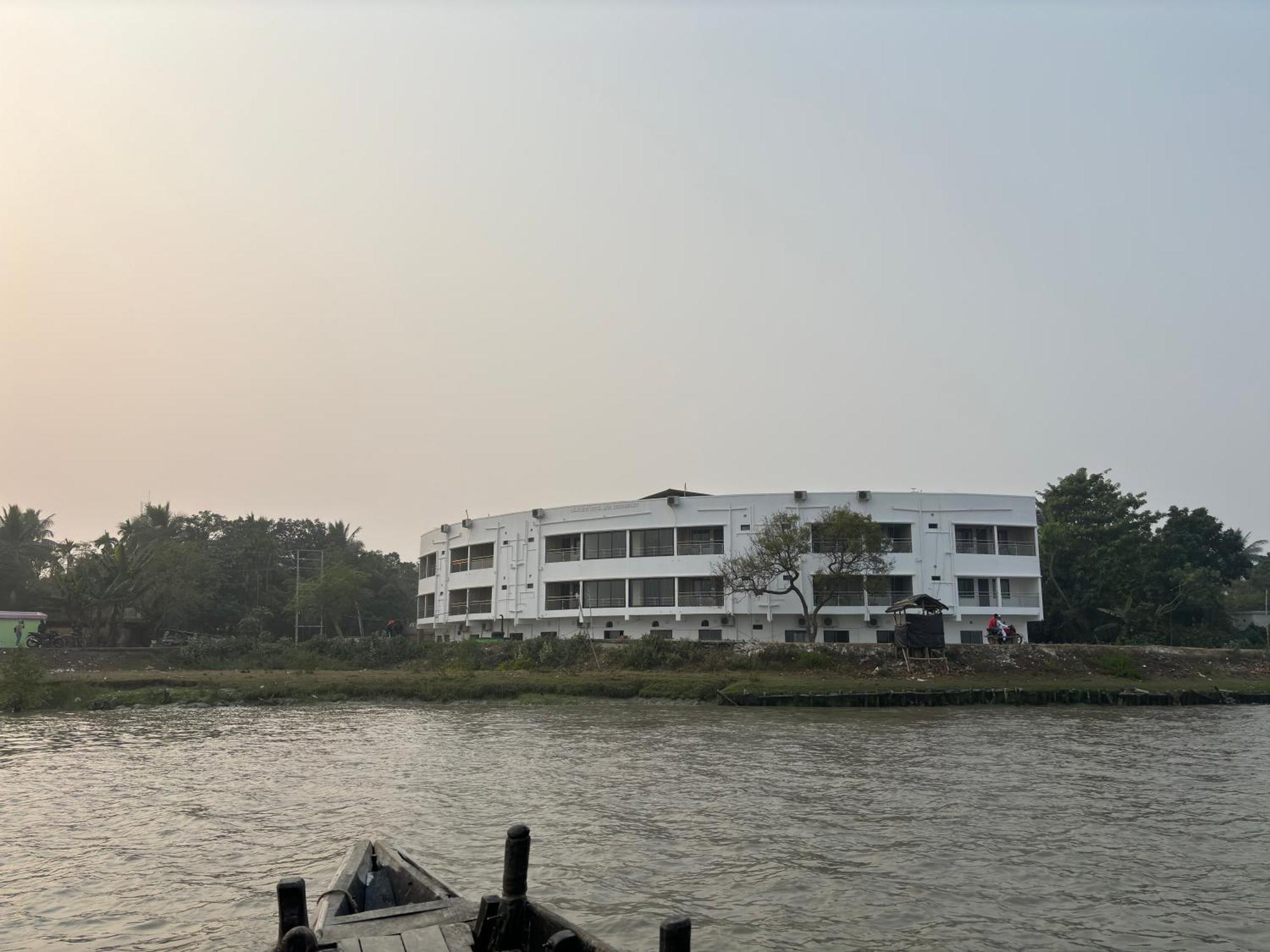 Ichhamati Hotel And Restaurant Hasnabad Exterior foto