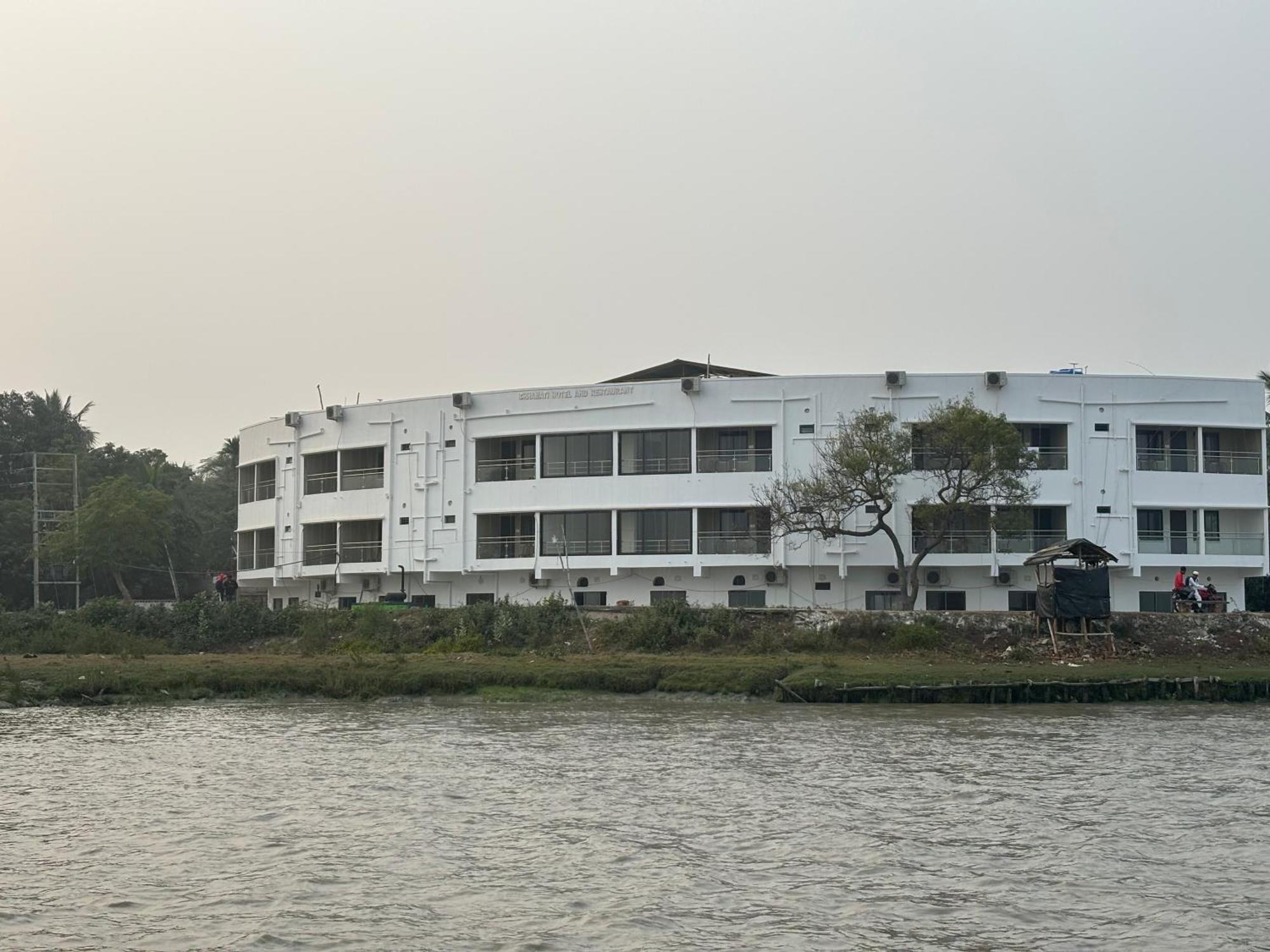 Ichhamati Hotel And Restaurant Hasnabad Exterior foto